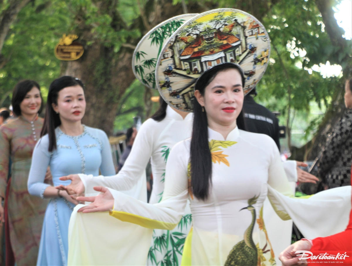 HOA SUA 4