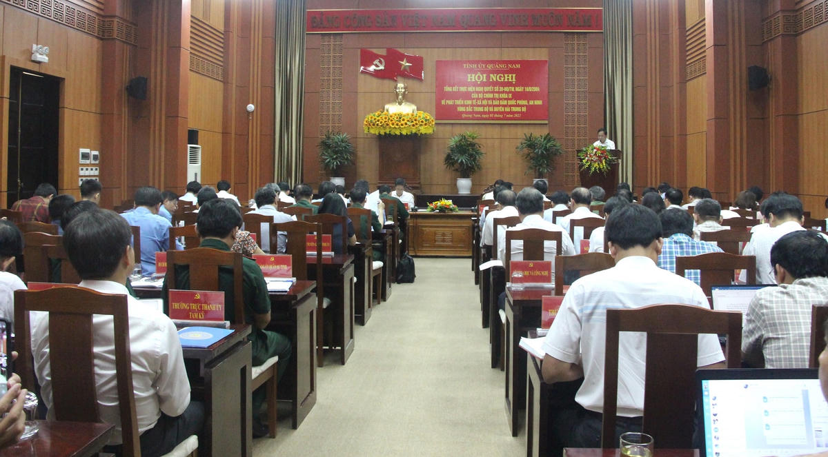 :  Quang cảnh hội nghị.