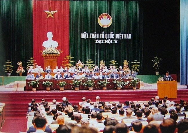  Đại hội đại biểu toàn quốc Mặt trận Tổ quốc Việt Nam lần thứ V được tổ chức từ ngày 26 - 28/8/1999 tại Hà Nội. 