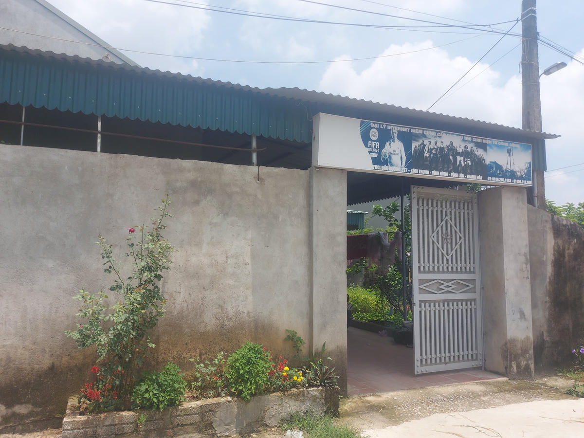 Quán nét ở xã Vĩnh Hùng - địa phương giáp ranh xã Thành Long cũng không phát hiện có điều bất thường.