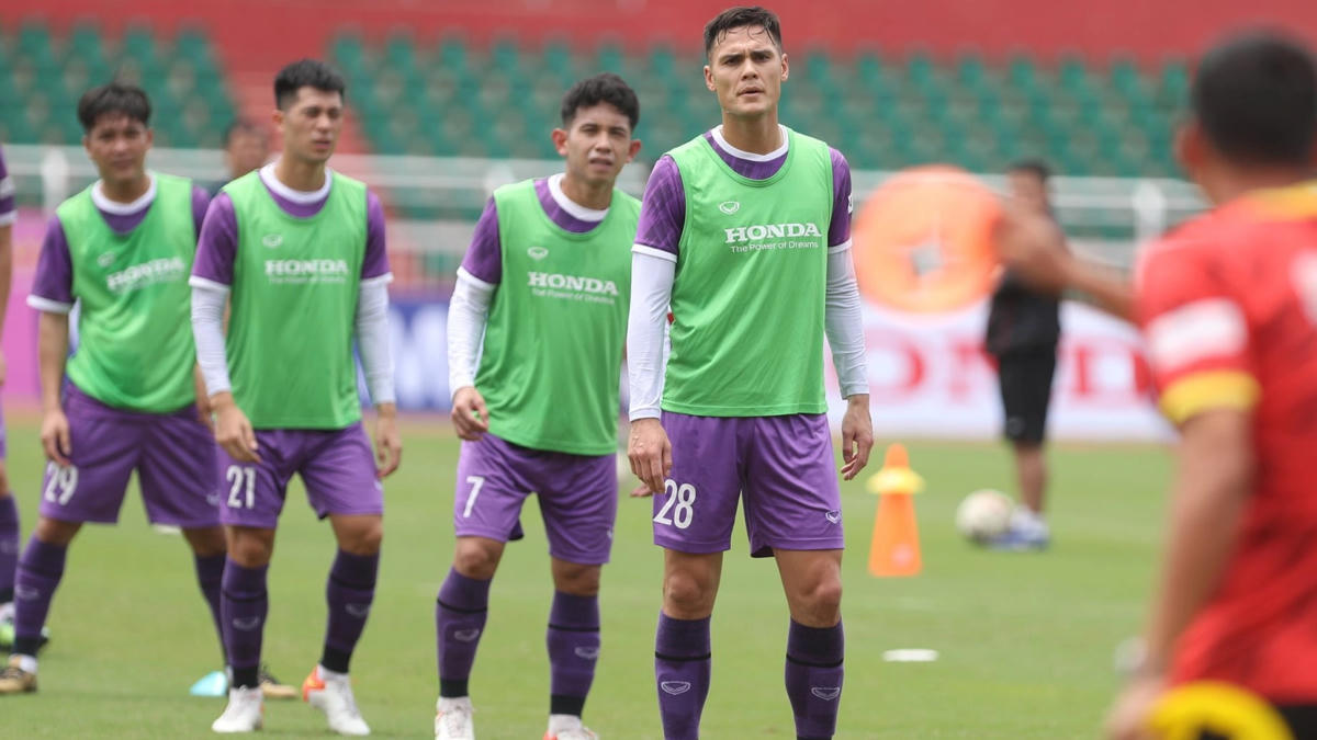 Trung vệ Adriano Schmidt (28) sẽ được thử nghiệm trong trận đấu với Afghanistan. Ảnh: Dân Trí.