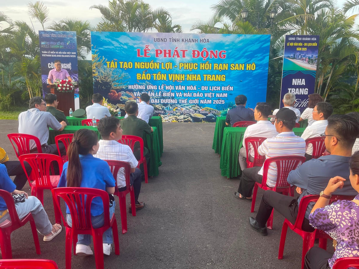 Khánh Hòa Lễ phát động tái tạo nguồn lợi phục hồi rạn san hô báo tồn Vịnh Nha Trang (ảnh Thùy Trang)