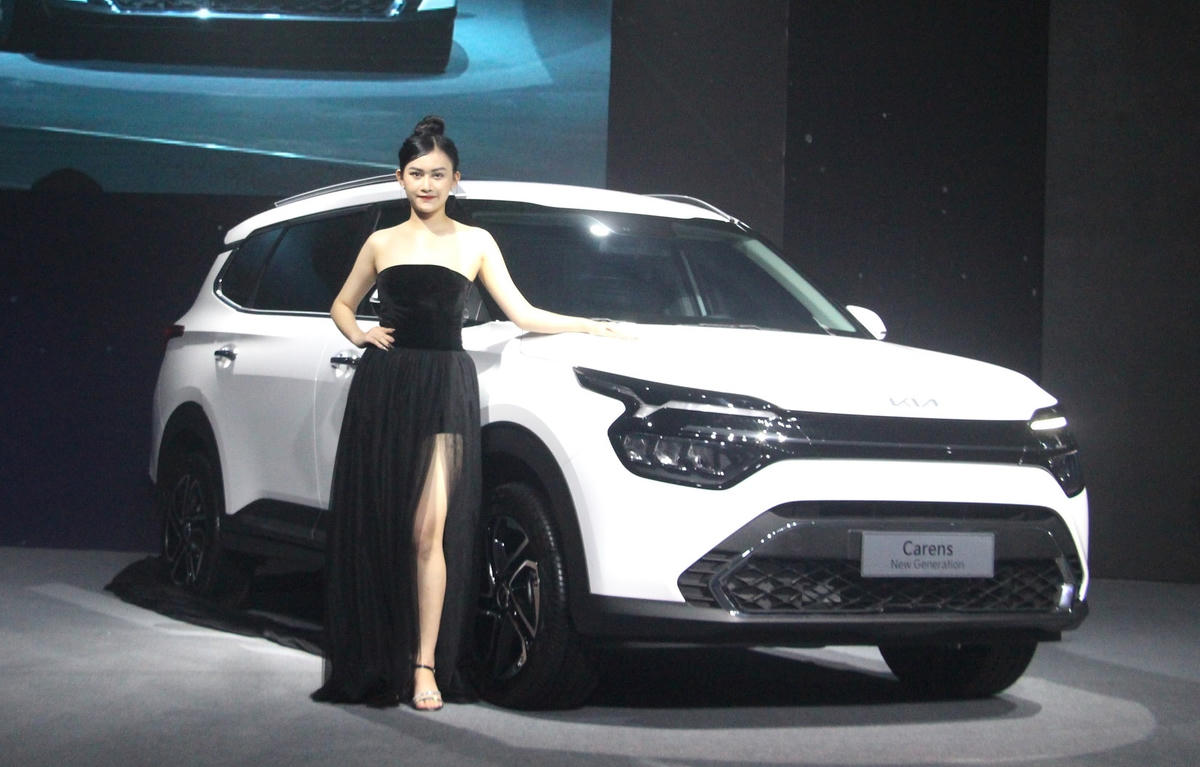 Xe Kia Carens - mẫu xe SUV thế hệ mới.