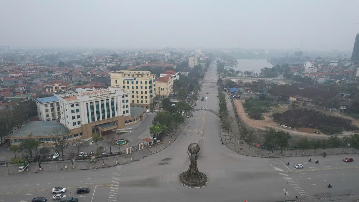 Nghị quyết số 60, dự kiến, sau khi sáp nhập 3 tỉnh trên sẽ lấy tên là tỉnh Phú Thọ. TP Việt Trì hiện tại là trung tâm, nơi nhiều cơ quan khu vực đặt tại đây, cơ sở hạ tầng những năm gần đây được quan tâm. Ảnh: Tuấn Trung.