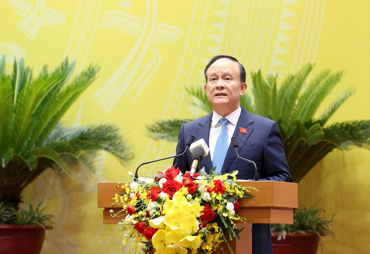 Chủ tịch HĐND TP Hà Nội Nguyễn Ngọc Tuấn phát biểu trước phiên chất vấn và trả lời chất vấn (Ảnh: Huy Kiên)