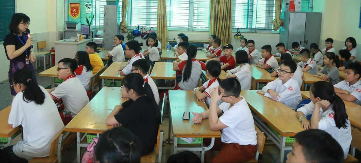 Giáo viên ngày nay đang đối mặt với nhiều áp lực từ gia đình - nhà trường - xã hội. Ảnh: Quang Vinh.  