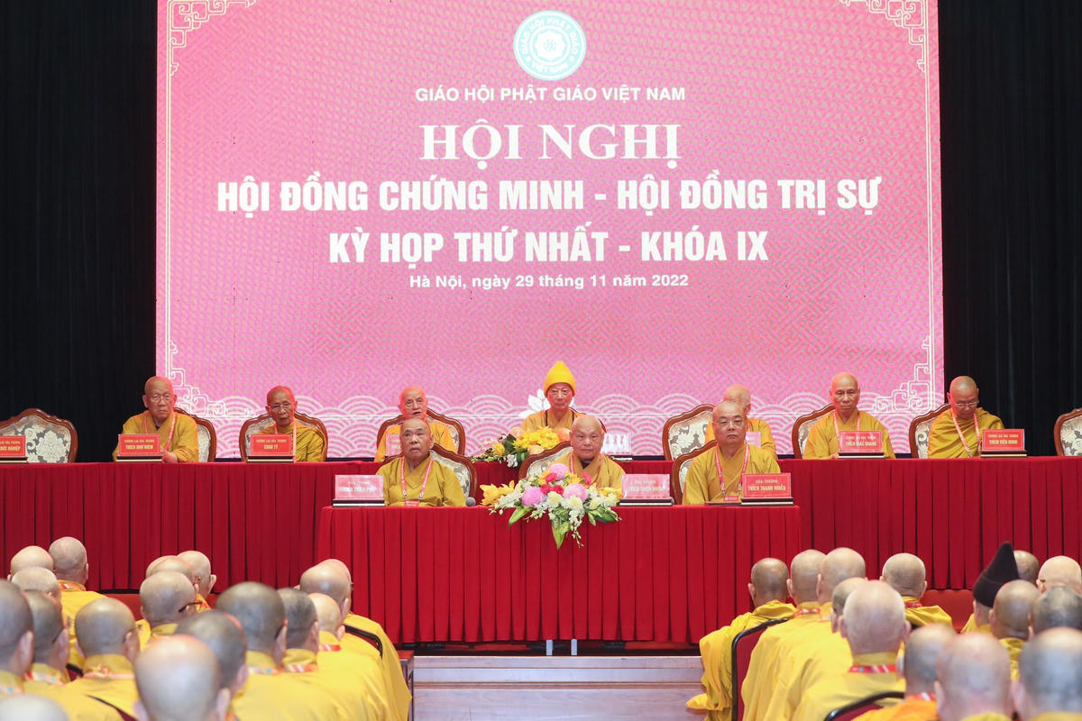 Quang cảnh phiên họp thứ nhất Hội đồng Chứng minh, Hội đồng Trị sự Giáo hội Phật giáo Việt Nam khóa IX.