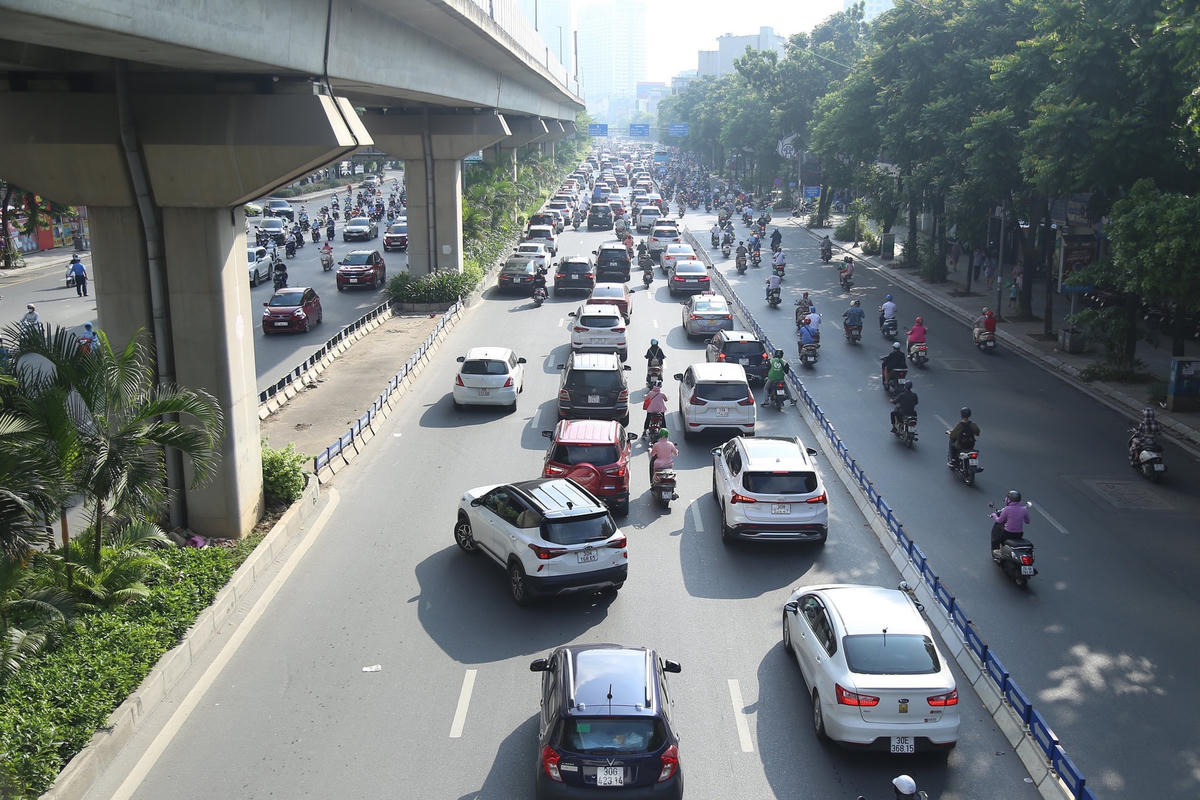 Tương tự, sau gần một tuần thí điểm phân làn đường Nguyễn Trãi, tình trạng giao thông đã được cải thiện hơn.