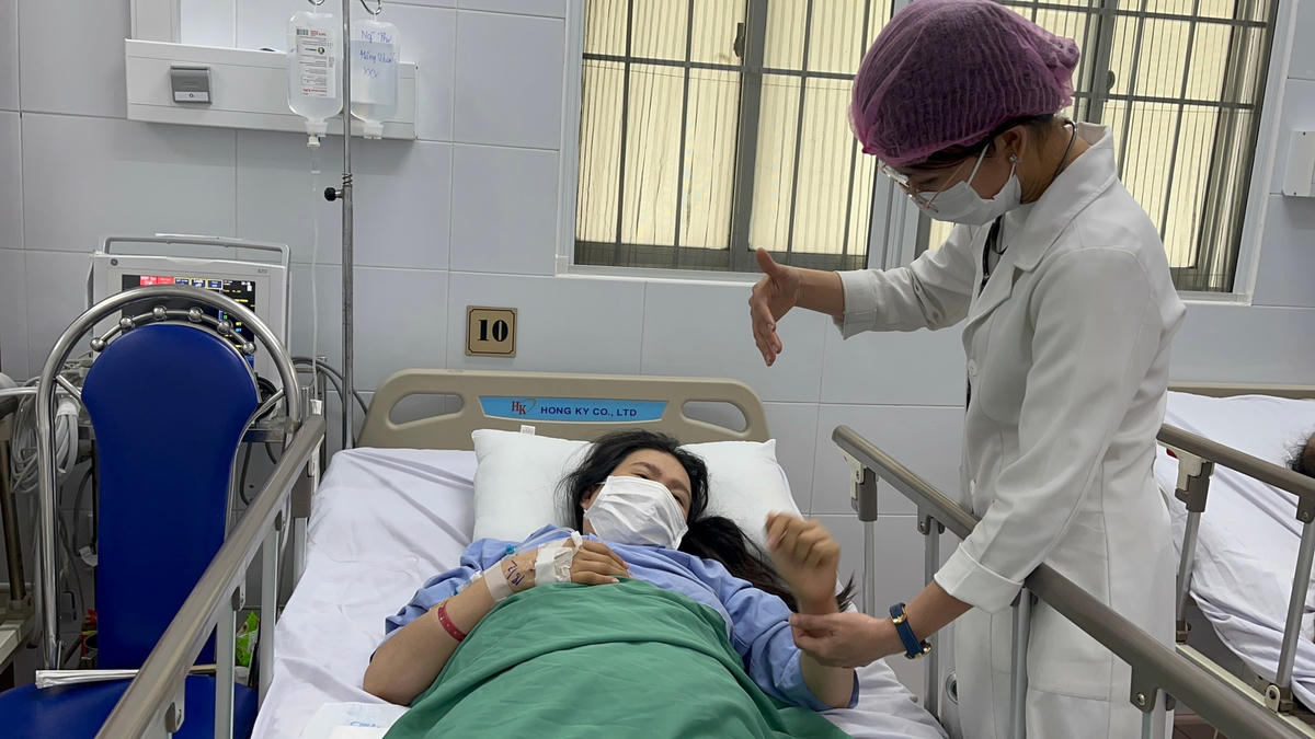 Hiện tại, bệnh nhân T. tỉnh, tiếp xúc tốt.