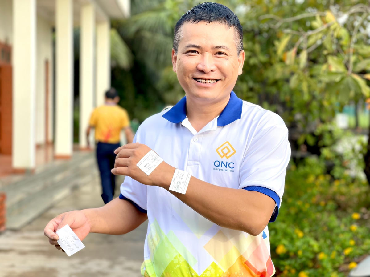 Số lượng rác mà khách hàng đem gửi cũng được quy đổi thành điểm tích lũy trong tài khoản mở tại ngân hàng rác của mình… Ví dụ 2 kg nhựa cứng, 1 kg nhựa mềm hoặc 10 kg vải các loại,.. đều tương ứng với 1 điểm; 10 vỏ lon hoặc 5 vỏ bao xi măng thì tương ứng với 1 điểm…