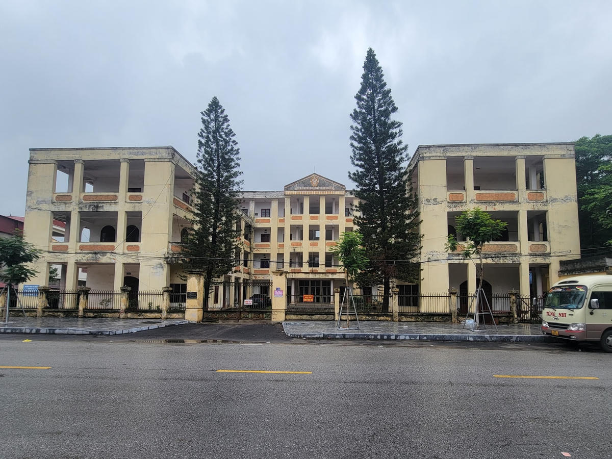 Nhiều cơ quan công sở Nhà nước tại Ninh Bình bị bỏ hoang.