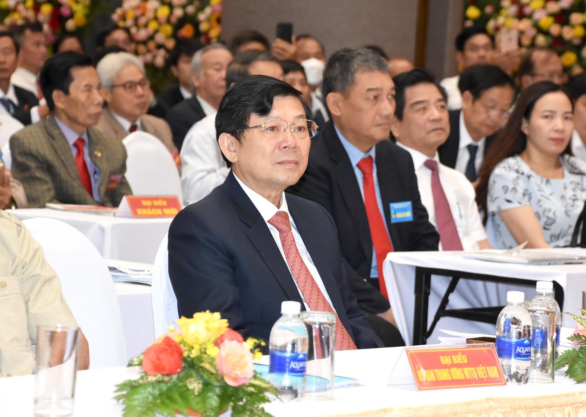 Phó Chủ tịch UBTƯ MTTQ Việt Nam Nguyễn Hữu Dũng cùng nhiều đại biểu tham dự Đại hội.