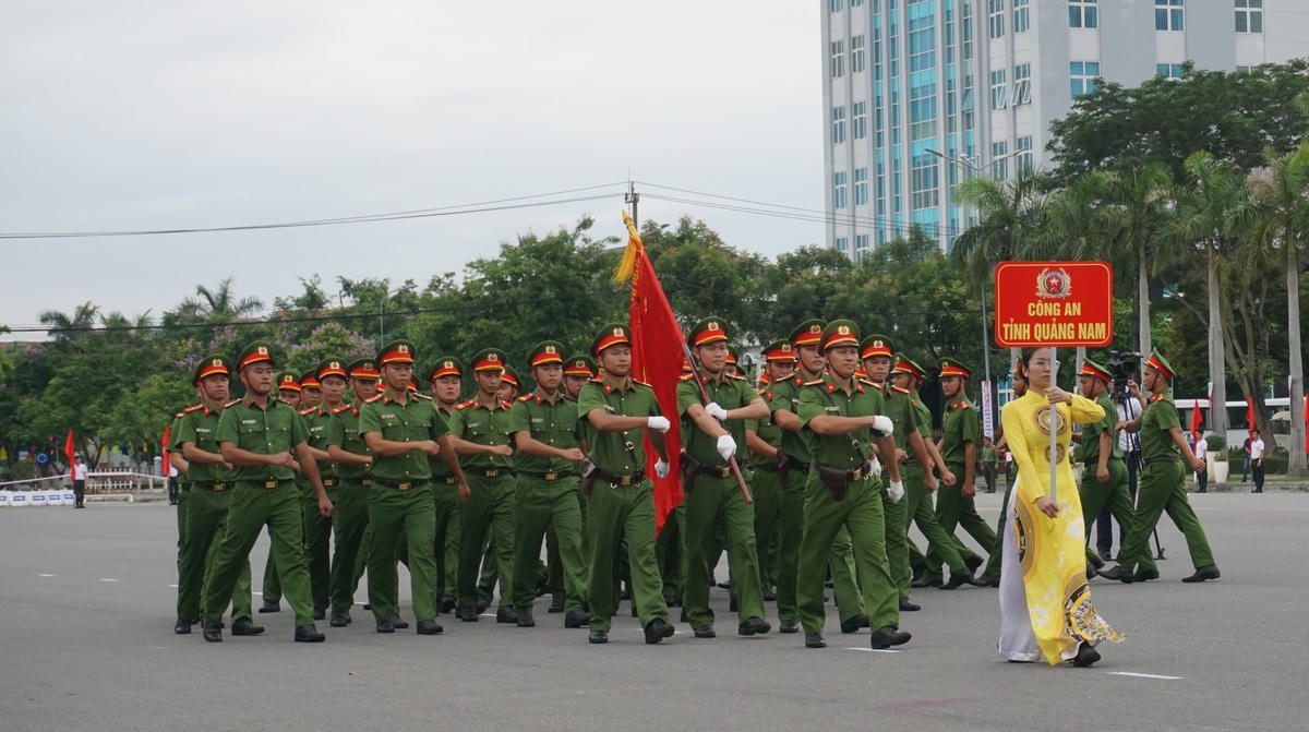 Phần diễu hành của Công an tỉnh Quảng Nam.