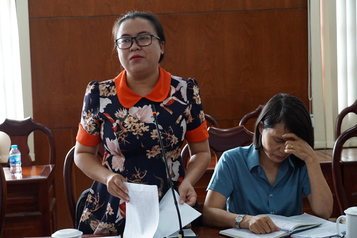 Thành viên đoàn giám sát nêu kiến nghị. Ảnh: Mạnh Thìn.