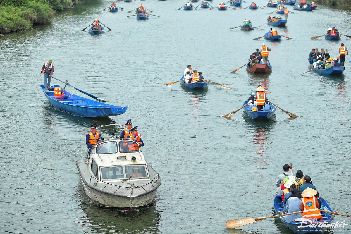 W_chua_huong-le-khanh25.jpg