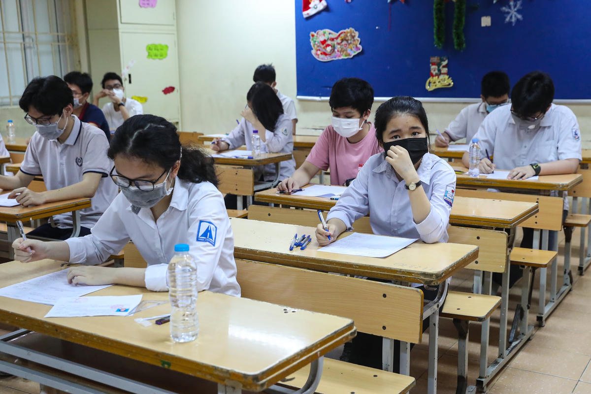 Thí sinh dự thi vào lớp 10 THPT tại Hà Nội năm 2021. Ảnh: Quang Vinh
