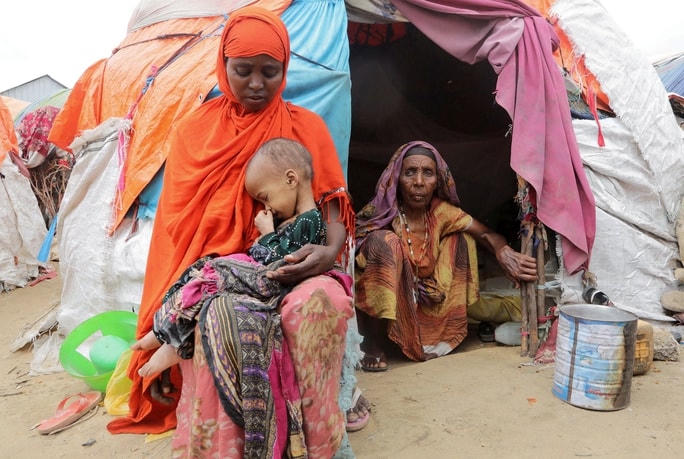Trại tị nạn Alla Futo ở vùng ngoại ô thủ đô Mogadishu (Somalia) là nơi bùng phát nhiều dịch bệnh do vi khuẩn gây ra. Ảnh: REUTERS.