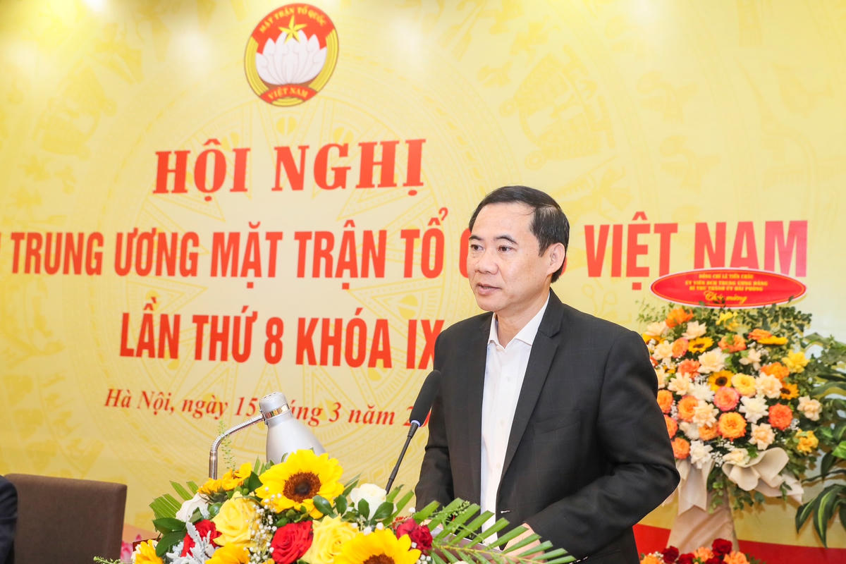Ông Nguyễn Thái Học, Phó Trưởng Ban Nội chính Trung ương giới thiệu nội dung cuốn sách. Ảnh: Quang Vinh.