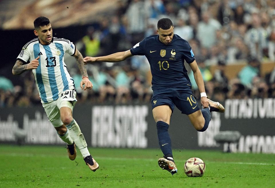 Mbappe cũng có một kỳ World Cup đáng nhớ khi anh cũng đang ở trên đỉnh cao phong độ. Ảnh: Reuters.