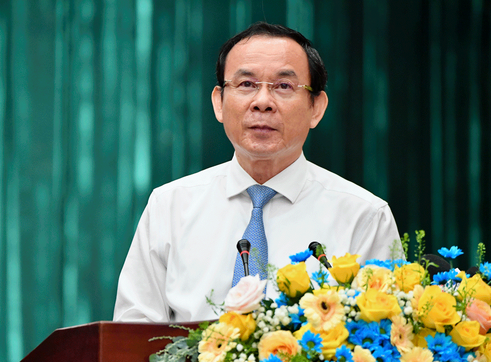 Bí thư Thành ủy Nguyễn Văn Nên phát biểu khai giảng năm học mới.