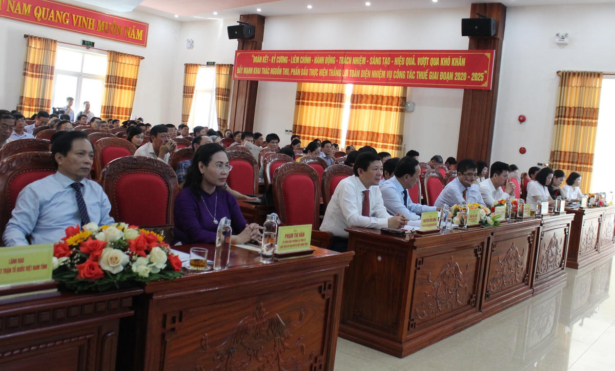 Các đại biểu dự Hội nghị tổng kết 20 năm Ngày hội Đại đoàn kết toàn dân tộc ở tỉnh Quảng Bình.