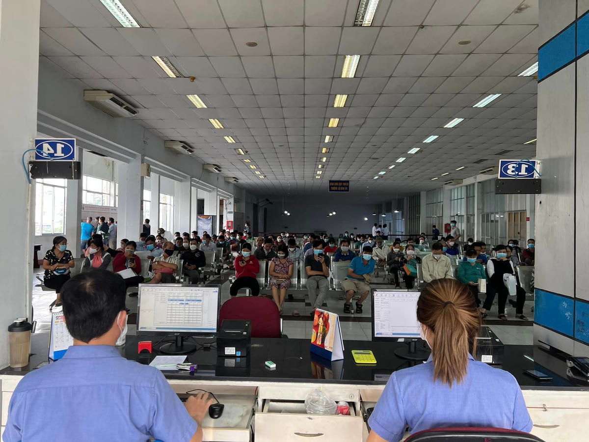 Nhiều người dân đã sớm lựa chọn vé tàu về quê đón Tết Quý Mão 2023.