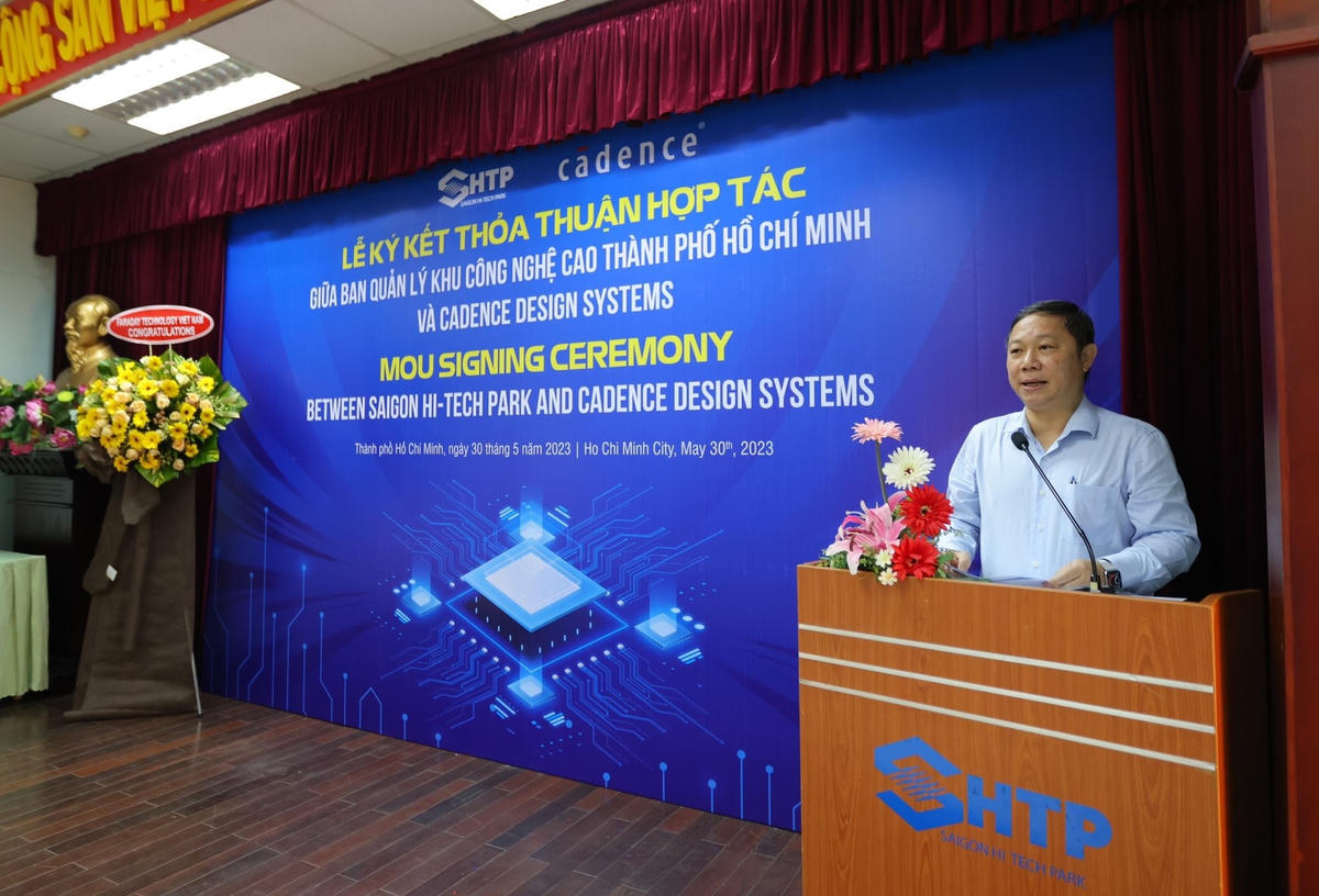 Ông Dương Anh Đức, Phó Chủ tịch UBND TP HCM phát biểu tại lễ ký kết giữa TP HCM và CADENCE.