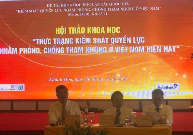 Hội thảo về thực trạng kiểm soát quyền lực nhằm phòng, chống tham nhũng