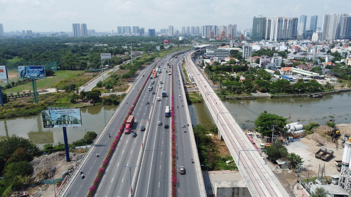 Giao thông TP Hồ Chí Minh tiếp tục được hiện đại hóa.