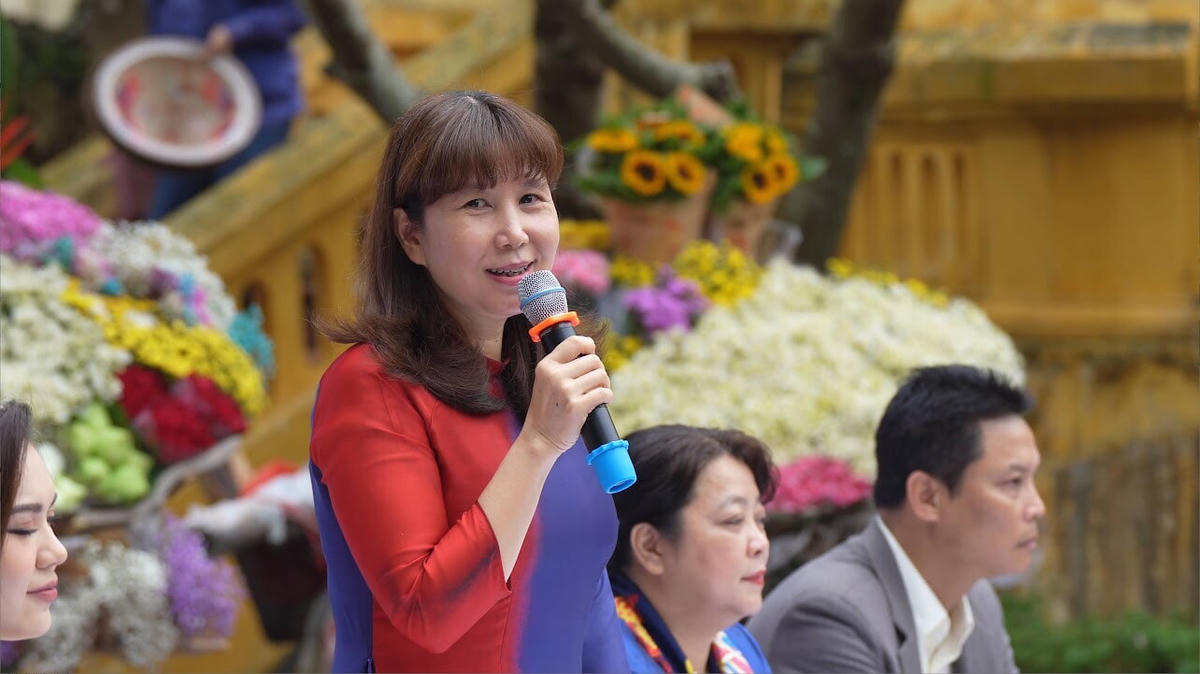 Bà Đặng Hương Giang, Giám đốc Sở Du lịch Hà Nội thông tin về chương trình: "Lễ hội Áo dài Du lịch Hà Nội 2022".
