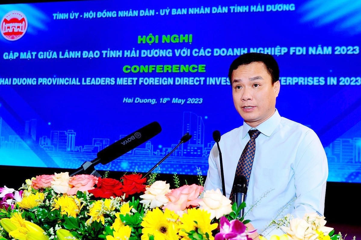 Chủ tịch UBND tỉnh Hải Dương Triệu Thế Hùng phát biểu tại hội nghị.