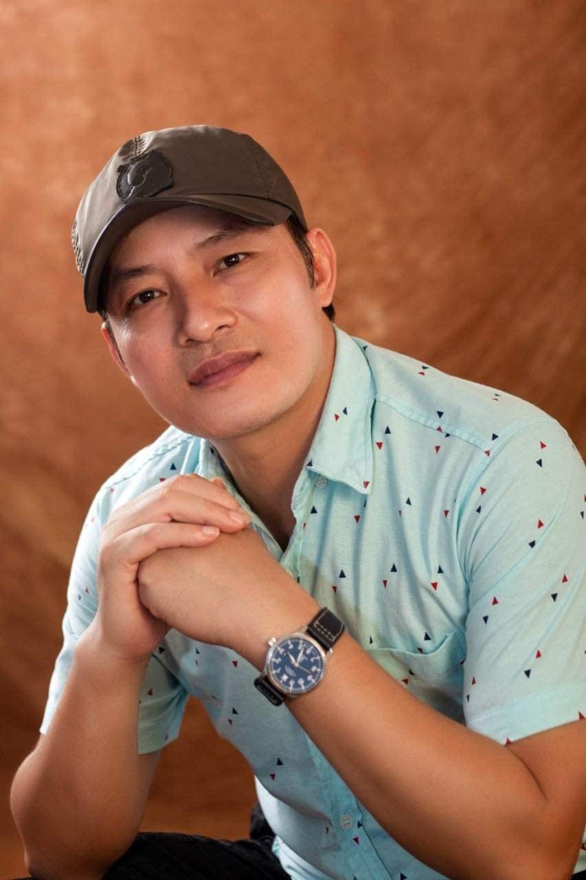 Nhà văn Song Hà.