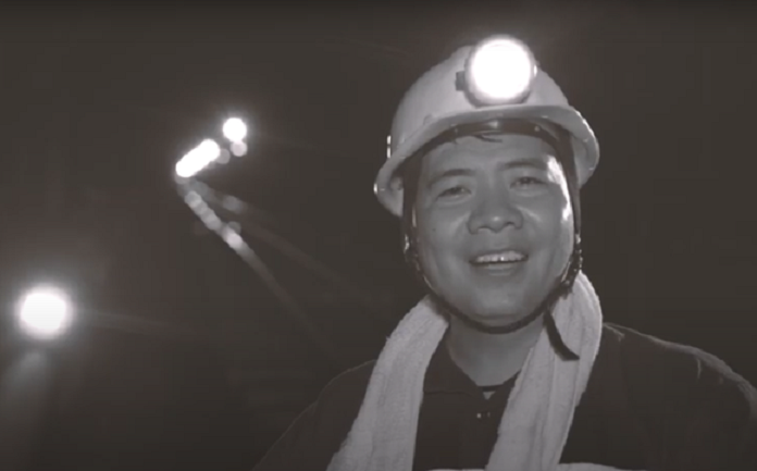 Ca khúc "Tôi là người thợ lò" đã được ca sĩ Phúc Tiệp "làm mới" bằng âm nhạc thính phòng.