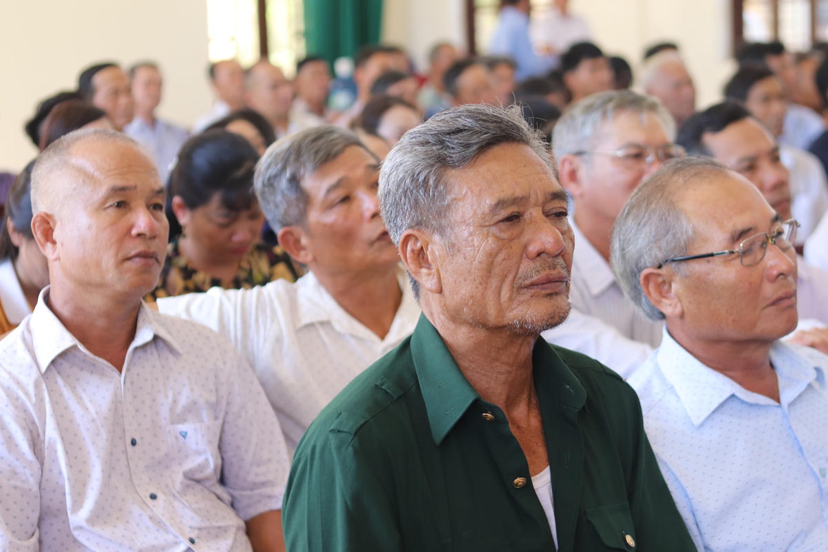 Phó Chủ tịch - Tổng Thư ký Nguyễn Thị Thu Hà tiếp xúc cử tri tại huyện Kim Sơn