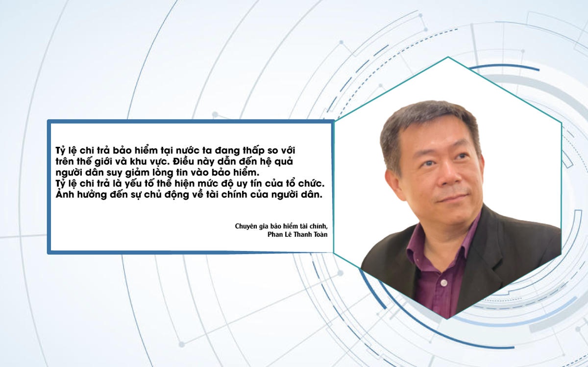 'Tôi để nhân viên bảo hiểm khai hộ hồ sơ vì là người quen'