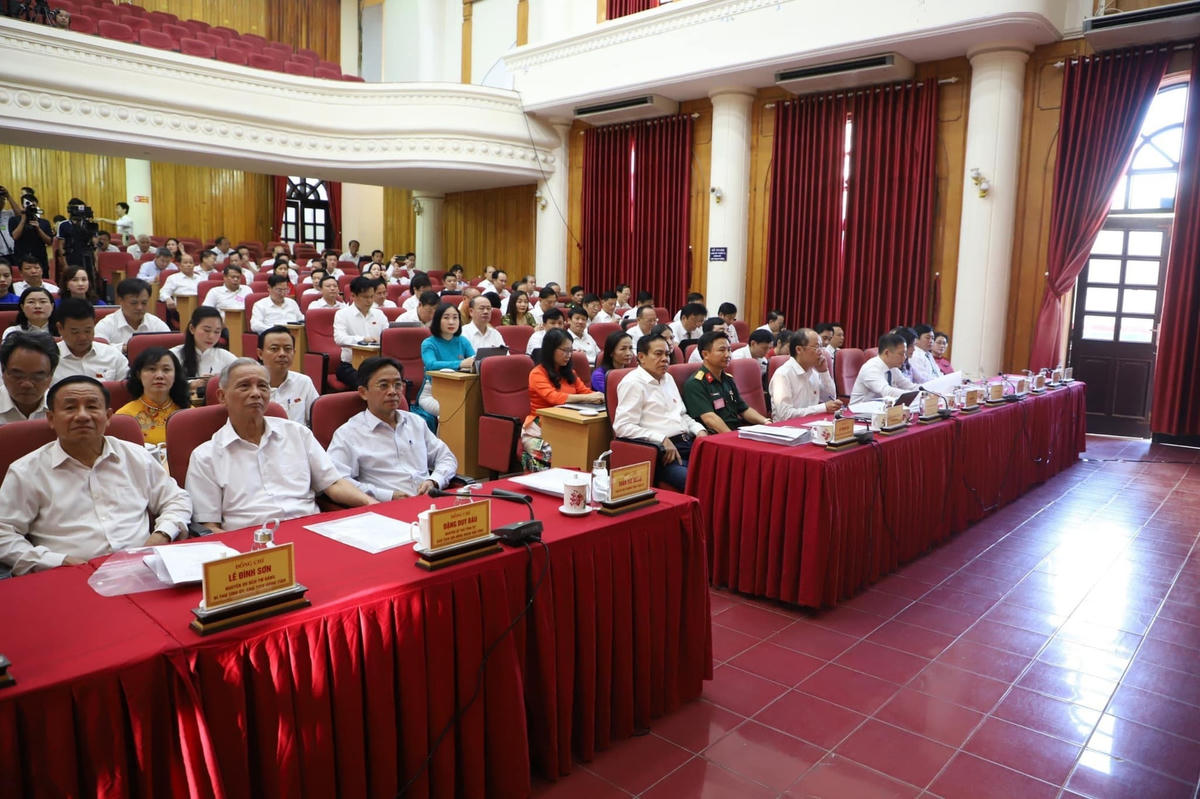 Đại biểu tham dự kỳ họp thứ 14, HĐND tỉnh Hà Tĩnh khóa 18, nhiệm kỳ 2021-2026.