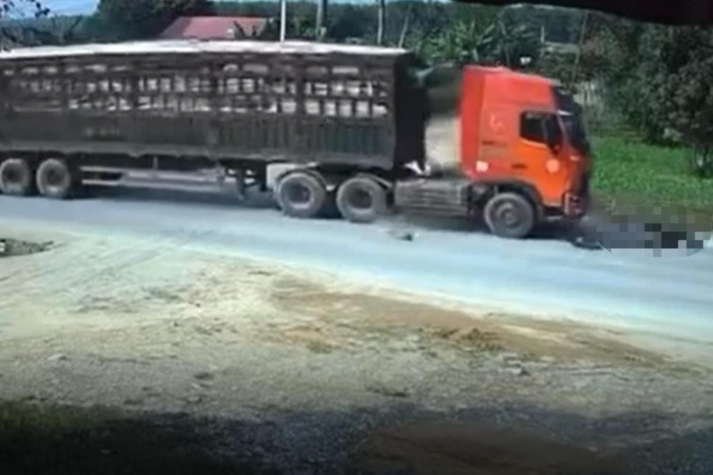 Hiện trường vụ tai nạn (Ảnh: Chụp màn hình). Nguồn: Dân Trí.