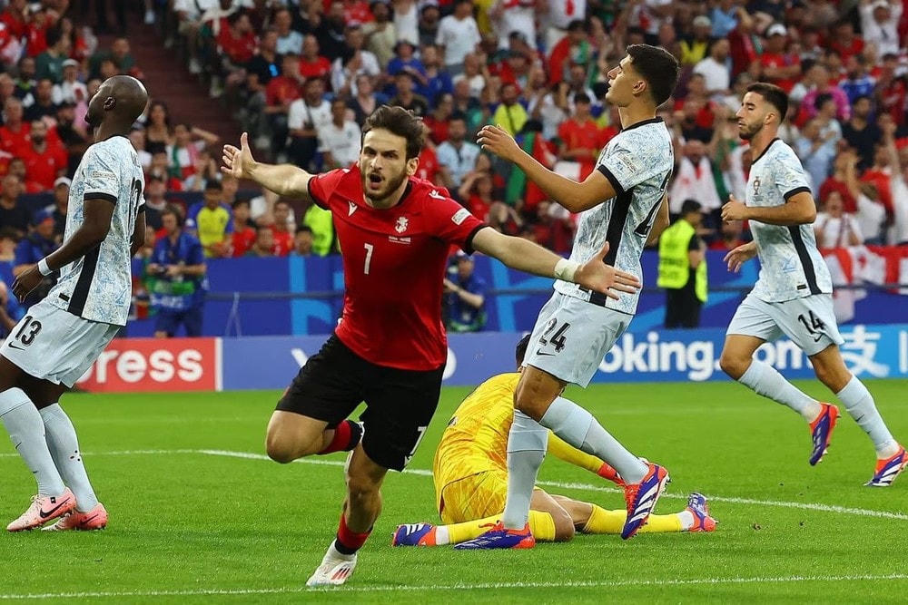 Gruzia chính là đội gây bất ngờ nhất khi có mặt ở vòng 1/8 EURO 2024. (Nguồn: Reuters) Gruzia_thang_soc_Bo_dao_nha_2706.jpg