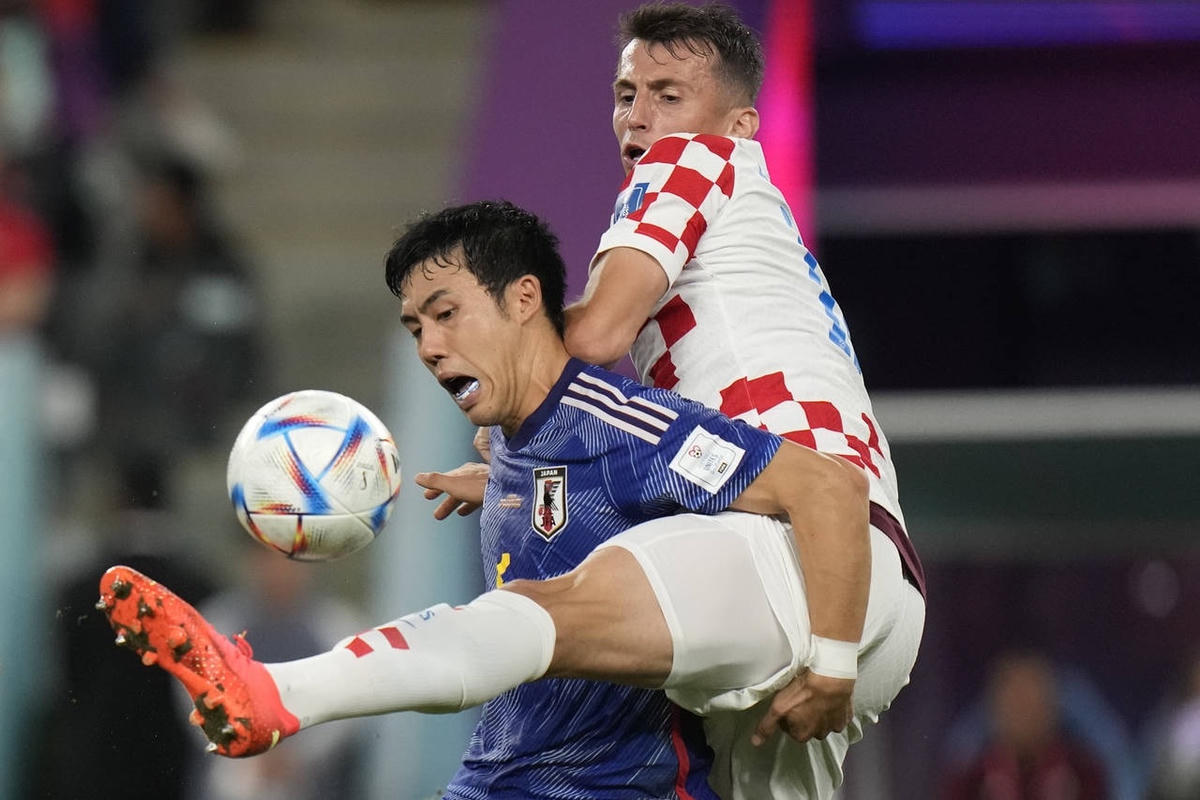 Wataru Endo là linh hồn trong lối chơi của đội tuyển Nhật Bản. Cầu thủ này đã có 4 đường kiến tạo cơ hội trong trận gặp Croatia. Bên cạnh đó, anh cũng là người thực hiện nhiều đường chuyền nhất (68 đường).
