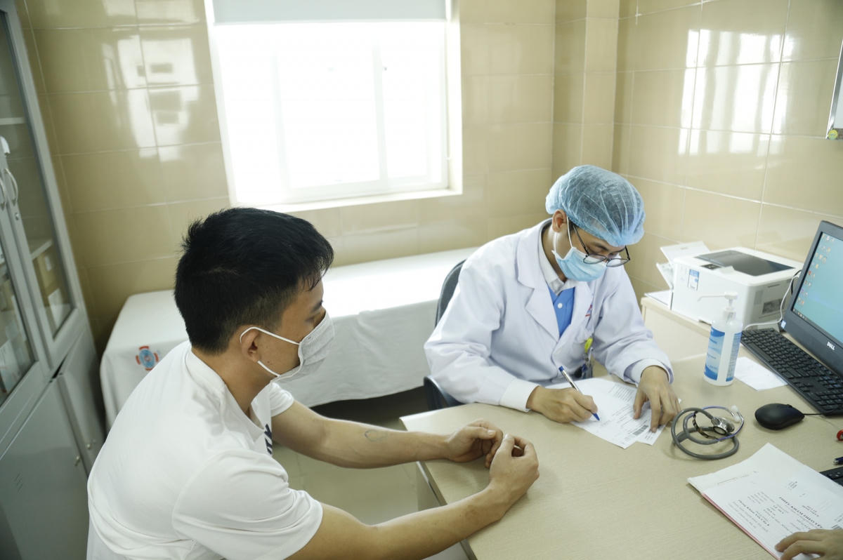 Thăm khám sức khỏe định kỳ để phòng ngừa bệnh suy tim. Ảnh: Bệnh viện K.