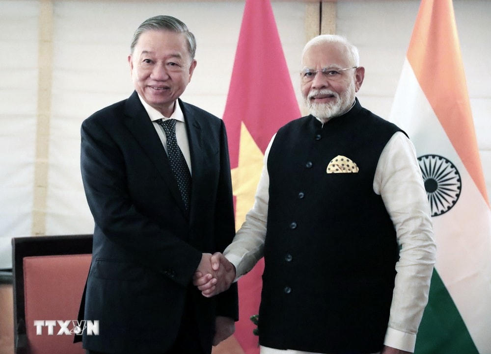 Tổng Bí thư, Chủ tịch nước Tô Lâm gặp Thủ tướng Ấn Độ Narendra Modi. (Ảnh: Thanh Tuấn/TTXVN) TTXVN_2409 Tong Bi thu THu tuong Viet Nam An Do 2.jpg