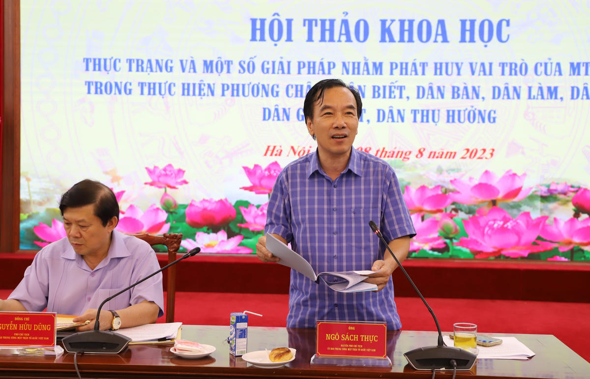 Ông Ngô Sách Thực, nguyên Phó Chủ tịch Uỷ ban Trung ương MTTQ Việt Nam, chủ nhiệm đề tài phát biểu tại Hội thảo.