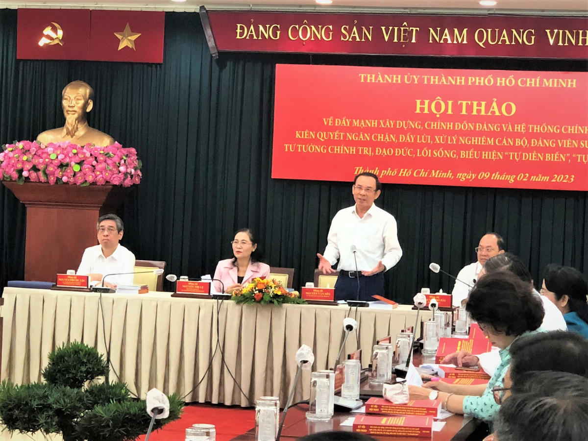 Ủy viên Bộ Chính trị, Bí thư Thành ủy TP HCM Nguyễn Văn Nên chủ trì Hội thảo. (Ảnh: Hồng Phúc).