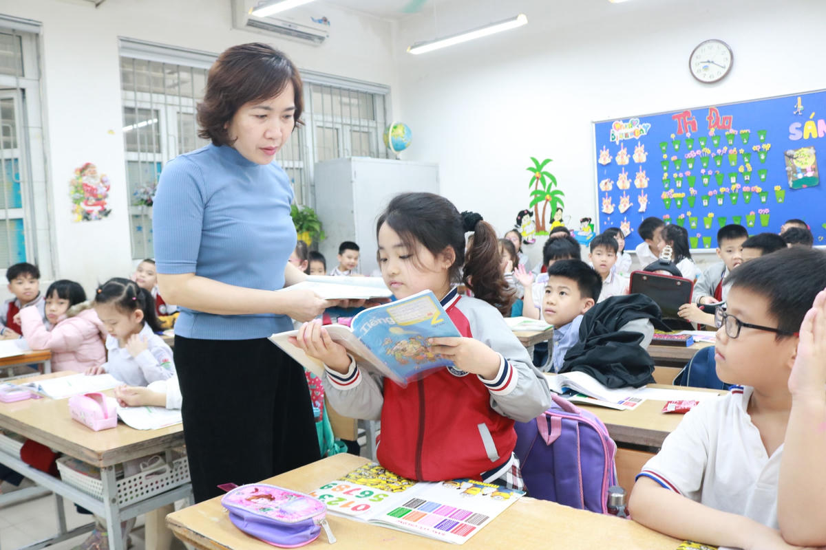 Bộ GDĐT lên tiếng vụ hàng trăm giáo viên mất cơ hội tăng lương