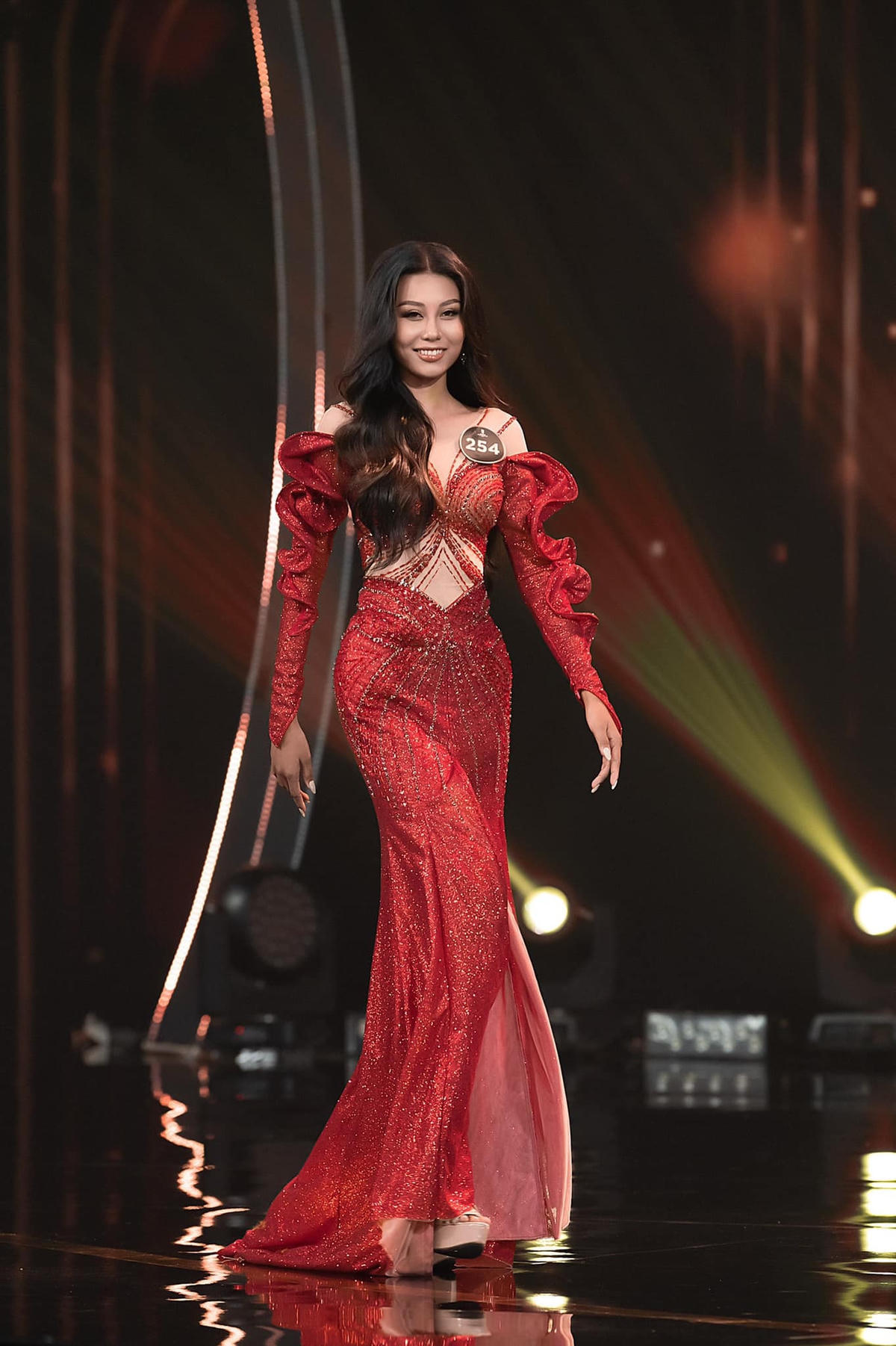 Đêm chung kết Miss Earth 2022 sẽ diễn ra vào 29/11, Thạch Thu Thảo hiện đang tích cực tập luyện cho đêm chung kết. 