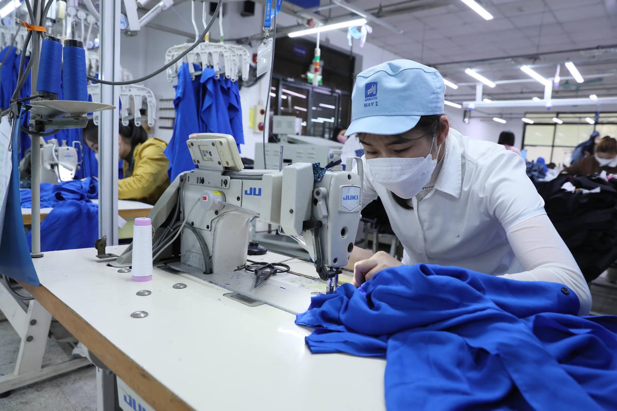 Dệt may là một trong những mặt hàng gặp khó khăn về xuất khẩu trong quý I/2023. Ảnh: Quang Vinh.