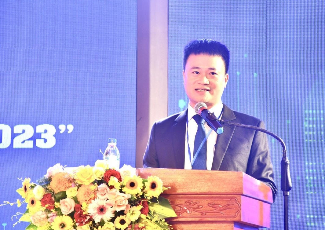 Ông Trà Thanh Danh, Chủ tịch UBND TP Quảng Ngãi phát biểu khai mạc hội nghị.