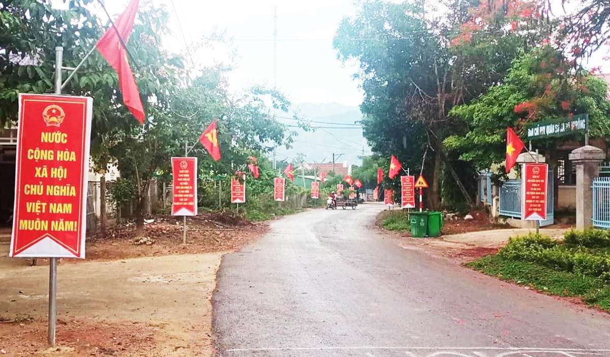 Nhiều đoạn đường ở vùng DTTS Lâm Đồng được nâng cấp, sửa chữa từ ngân sách Trung ương và địa phương.