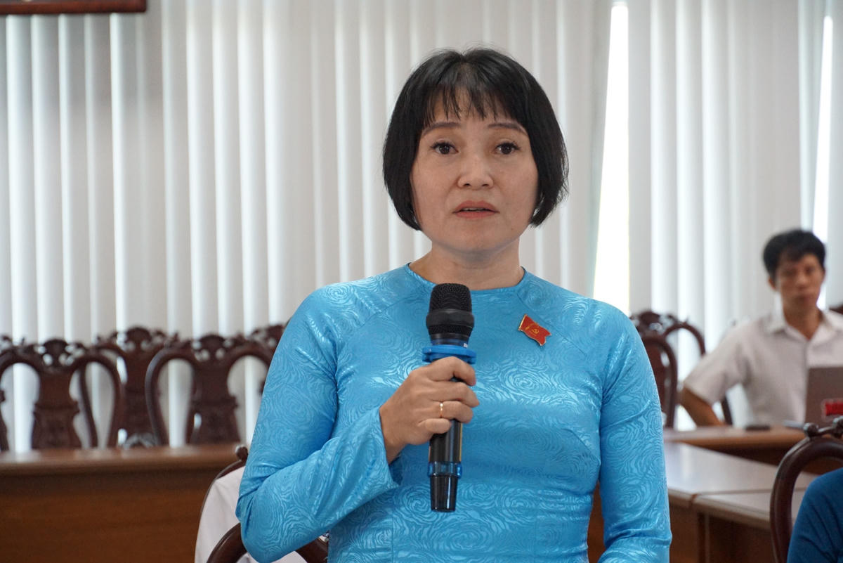 Đại diện lãnh đạo Ủy ban MTTQ Việt Nam TP Vũng Tàu nêu ý kiến tại buổi kiểm tra. Ảnh: Mạnh Thìn.