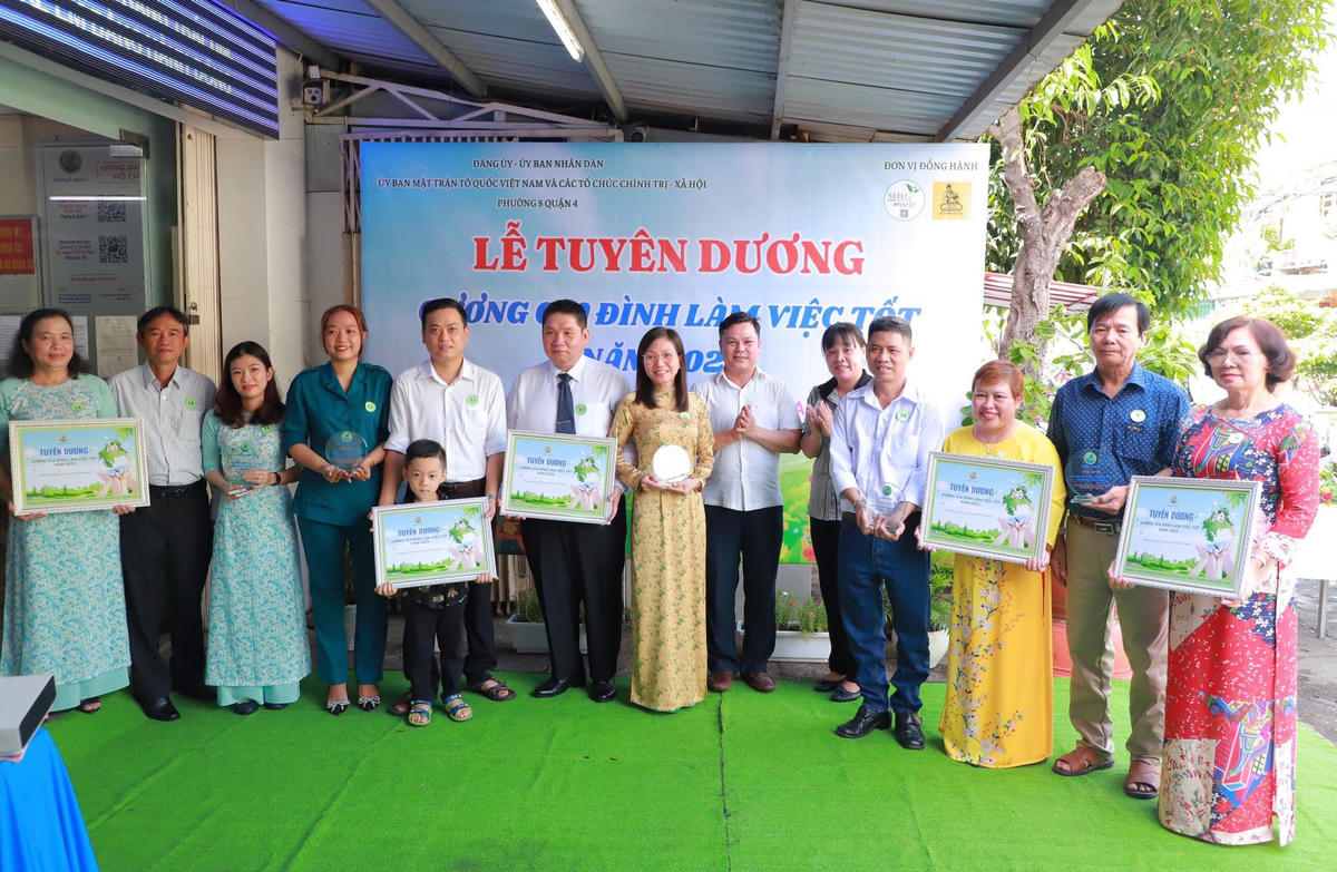 Tuyên dương 14 gương 'Gia đình làm việc tốt' năm 2023